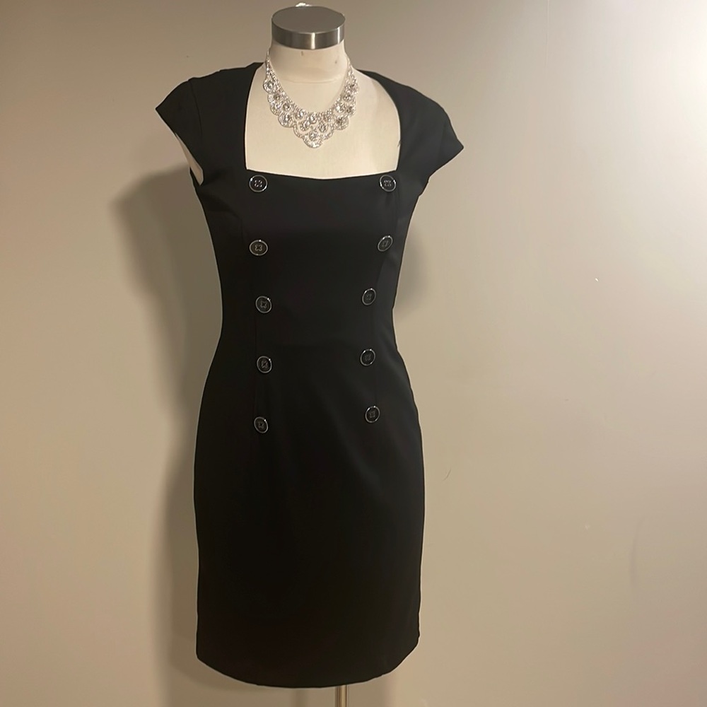 STUNNING cap sleeve button detail sheath dress
